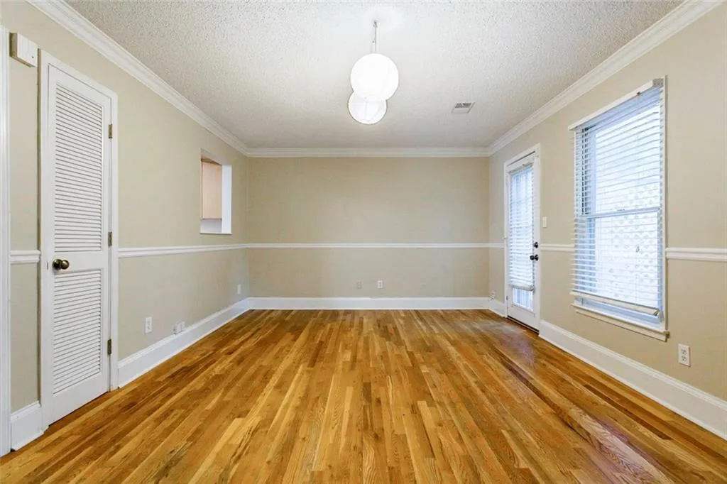 230 Peachtree Hollow Court Unit 19, Atlanta, Georgia 30328, 2 Bedrooms Bedrooms, ,2 BathroomsBathrooms,Residential,Sold,230 Peachtree Hollow Court Unit 19,6599685