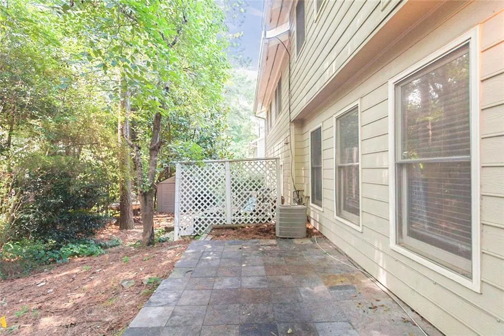 230 Peachtree Hollow Court Unit 19, Atlanta, Georgia 30328, 2 Bedrooms Bedrooms, ,2 BathroomsBathrooms,Residential,Sold,230 Peachtree Hollow Court Unit 19,6599685