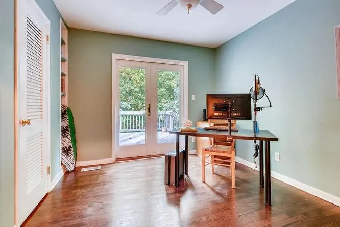 6530 Wright Circle, Sandy Springs, Georgia 30328, 3 Bedrooms Bedrooms, ,2 BathroomsBathrooms,Residential,Sold,6530 Wright Circle,6609366