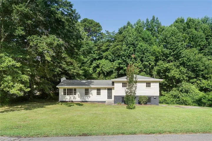 5525 Oak Grove Drive, Acworth, Georgia 30102