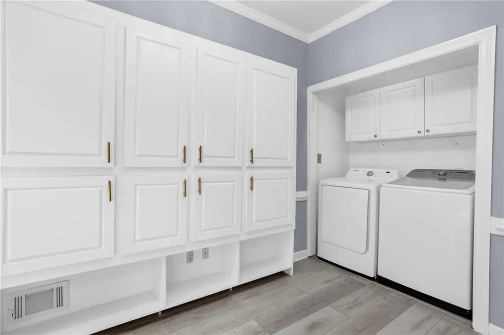 Laundry Closet - Washer and Dryer included