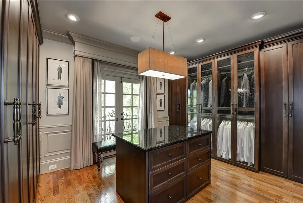 1075 Balmoral Road, Atlanta, Georgia 30319, 5 Bedrooms Bedrooms, ,5 BathroomsBathrooms,Residential,Sold,1075 Balmoral Road,5679497