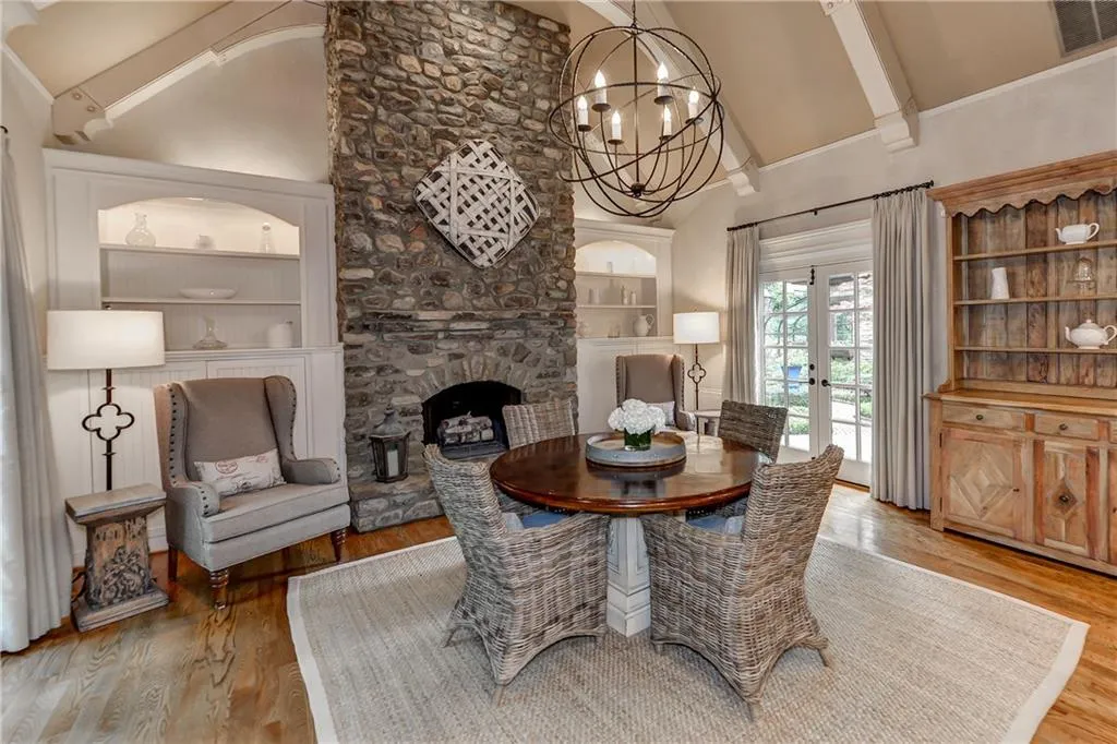 1075 Balmoral Road, Atlanta, Georgia 30319, 5 Bedrooms Bedrooms, ,5 BathroomsBathrooms,Residential,Sold,1075 Balmoral Road,5679497