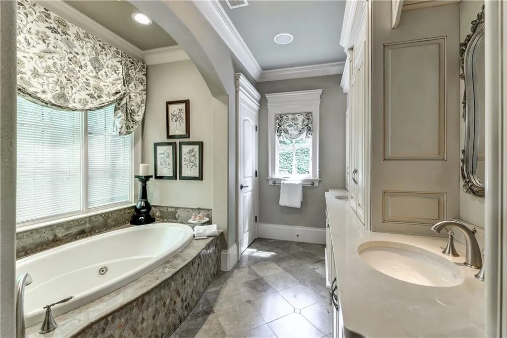 1075 Balmoral Road, Atlanta, Georgia 30319, 5 Bedrooms Bedrooms, ,5 BathroomsBathrooms,Residential,Sold,1075 Balmoral Road,5679497