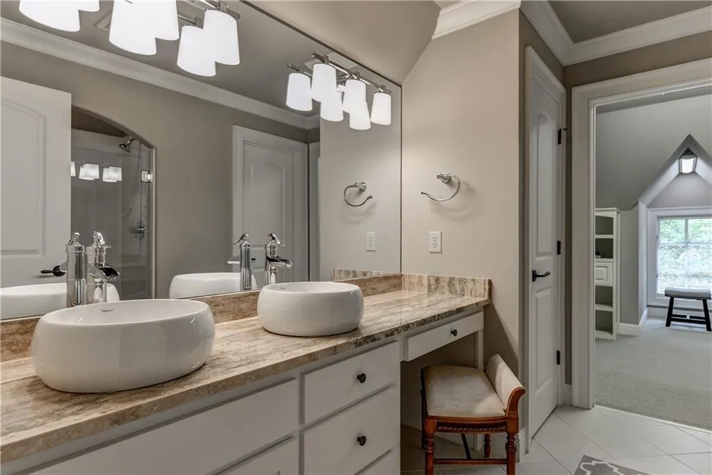 1075 Balmoral Road, Atlanta, Georgia 30319, 5 Bedrooms Bedrooms, ,5 BathroomsBathrooms,Residential,Sold,1075 Balmoral Road,5679497