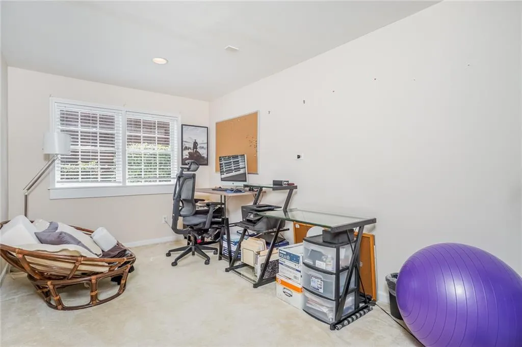 6520 Roswell Road Unit 23, Atlanta, Georgia 30328, 2 Bedrooms Bedrooms, ,1 BathroomBathrooms,Residential,Sold,6520 Roswell Road Unit 23,6557825