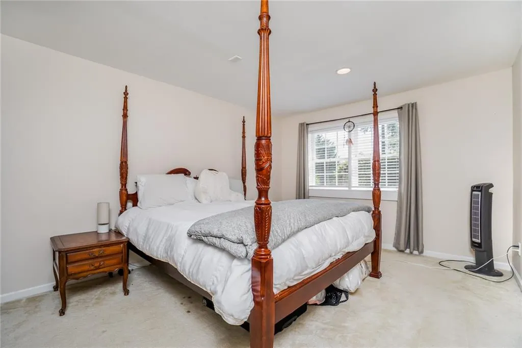 6520 Roswell Road Unit 23, Atlanta, Georgia 30328, 2 Bedrooms Bedrooms, ,1 BathroomBathrooms,Residential,Sold,6520 Roswell Road Unit 23,6557825