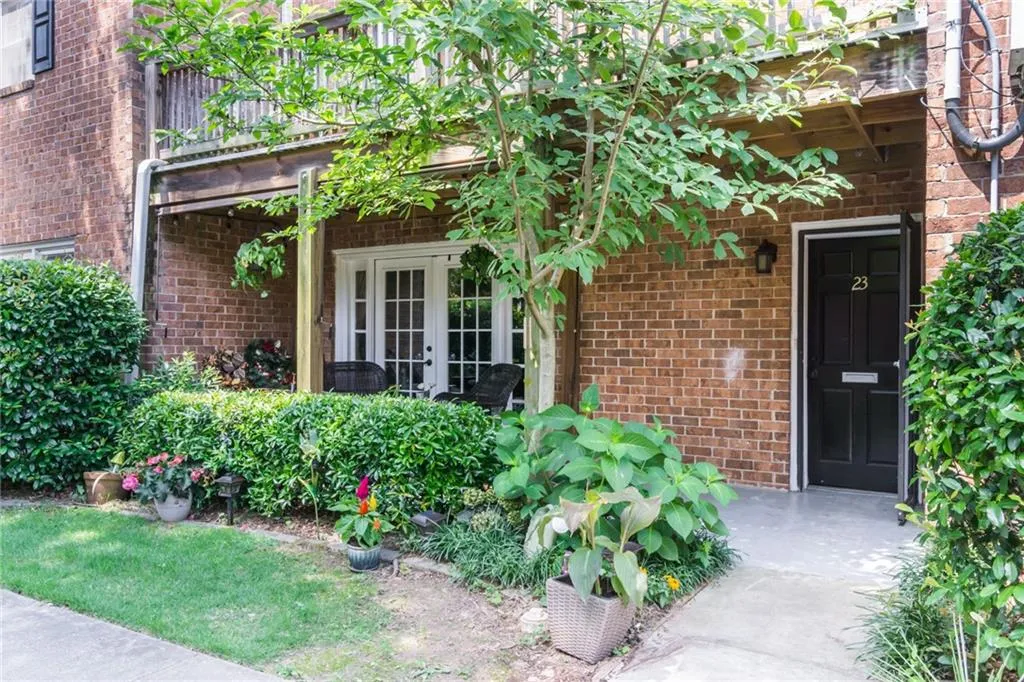 6520 Roswell Road Unit 23, Atlanta, Georgia 30328, 2 Bedrooms Bedrooms, ,1 BathroomBathrooms,Residential,Sold,6520 Roswell Road Unit 23,6557825