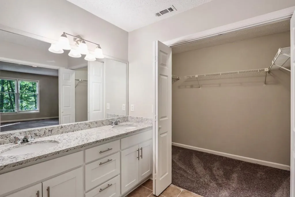 1100 Camden Court Unit 1100, Atlanta, Georgia 30327, 2 Bedrooms Bedrooms, ,2 BathroomsBathrooms,Residential,Sold,1100 Camden Court Unit 1100,5925358