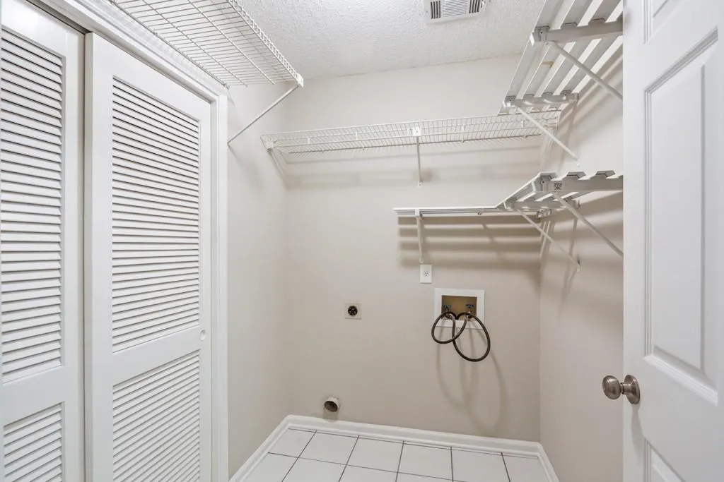 1100 Camden Court Unit 1100, Atlanta, Georgia 30327, 2 Bedrooms Bedrooms, ,2 BathroomsBathrooms,Residential,Sold,1100 Camden Court Unit 1100,5925358