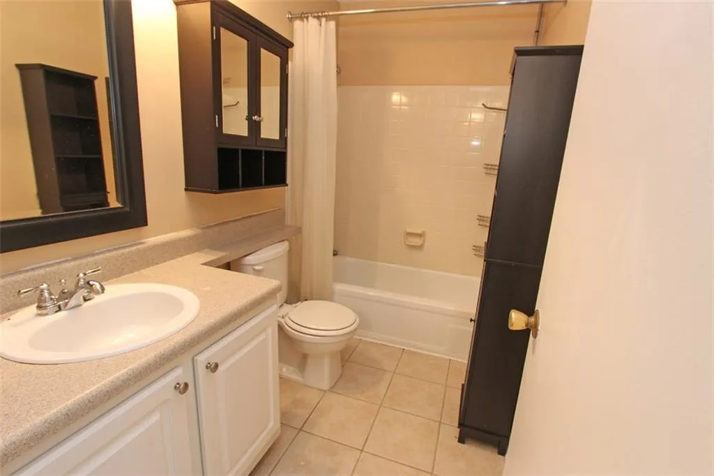 6824 Glenridge Drive Unit C, Atlanta, Georgia 30328, 1 Bedroom Bedrooms, ,1 BathroomBathrooms,Residential,Sold,6824 Glenridge Drive Unit C,5880510