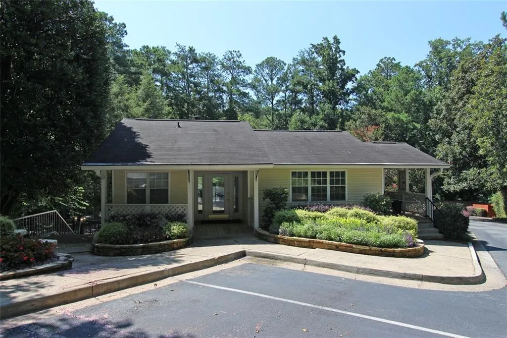 6824 Glenridge Drive Unit C, Atlanta, Georgia 30328, 1 Bedroom Bedrooms, ,1 BathroomBathrooms,Residential,Sold,6824 Glenridge Drive Unit C,5880510