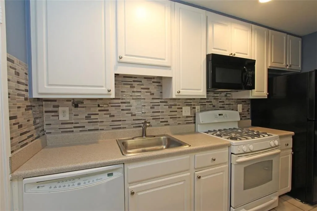 6824 Glenridge Drive Unit C, Atlanta, Georgia 30328, 1 Bedroom Bedrooms, ,1 BathroomBathrooms,Residential,Sold,6824 Glenridge Drive Unit C,5880510