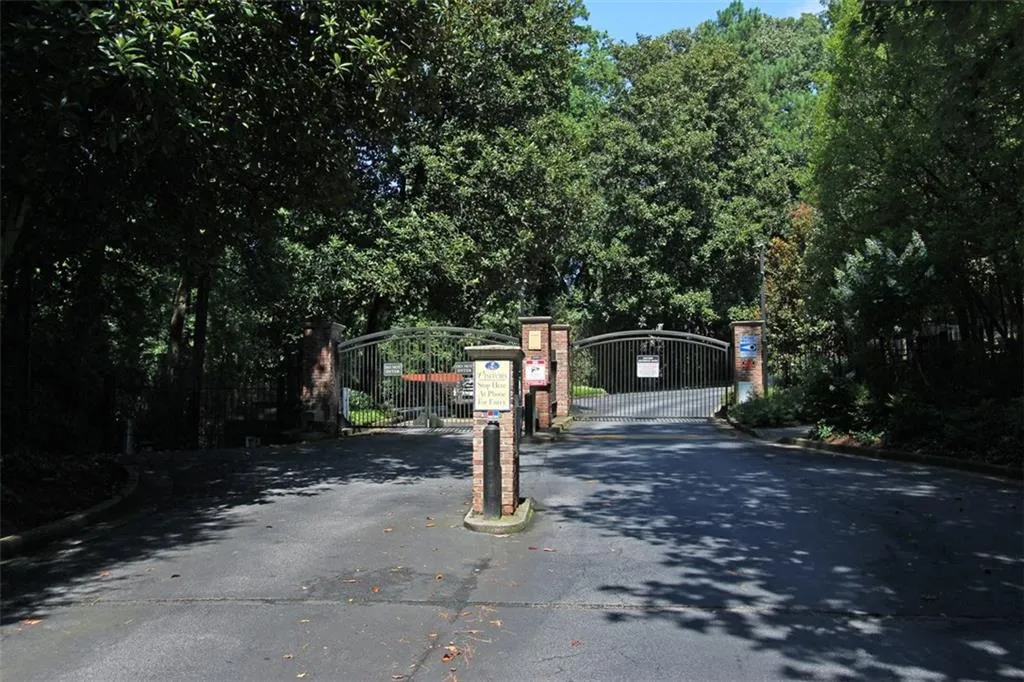 6824 Glenridge Drive Unit C, Atlanta, Georgia 30328, 1 Bedroom Bedrooms, ,1 BathroomBathrooms,Residential,Sold,6824 Glenridge Drive Unit C,5880510