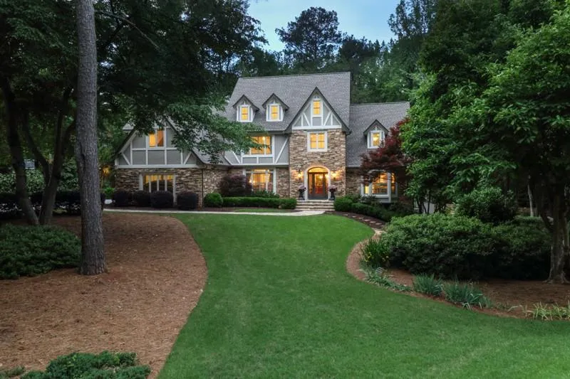 1810 Brandon Hall Drive, Sandy Springs, Georgia 30350, 5 Bedrooms Bedrooms, ,4 BathroomsBathrooms,Residential,Sold,1810 Brandon Hall Drive,6883546
