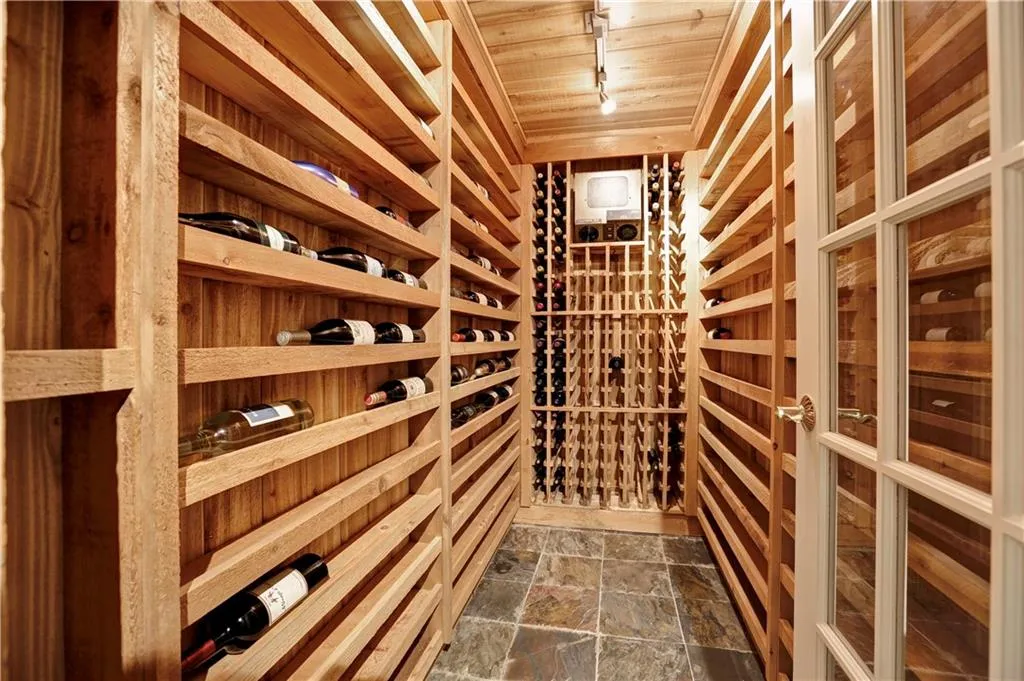 110 Strauss Lane, Sandy Springs, Georgia 30350, 6 Bedrooms Bedrooms, ,5 BathroomsBathrooms,Residential,Sold,110 Strauss Lane,5835770