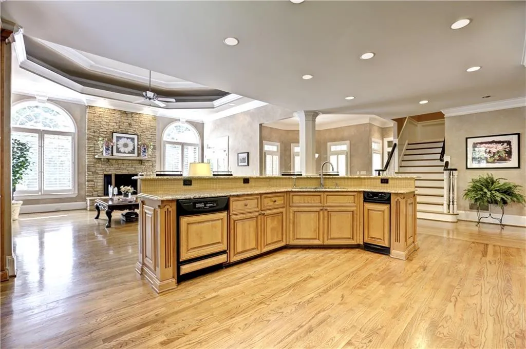 110 Strauss Lane, Sandy Springs, Georgia 30350, 6 Bedrooms Bedrooms, ,5 BathroomsBathrooms,Residential,Sold,110 Strauss Lane,5835770