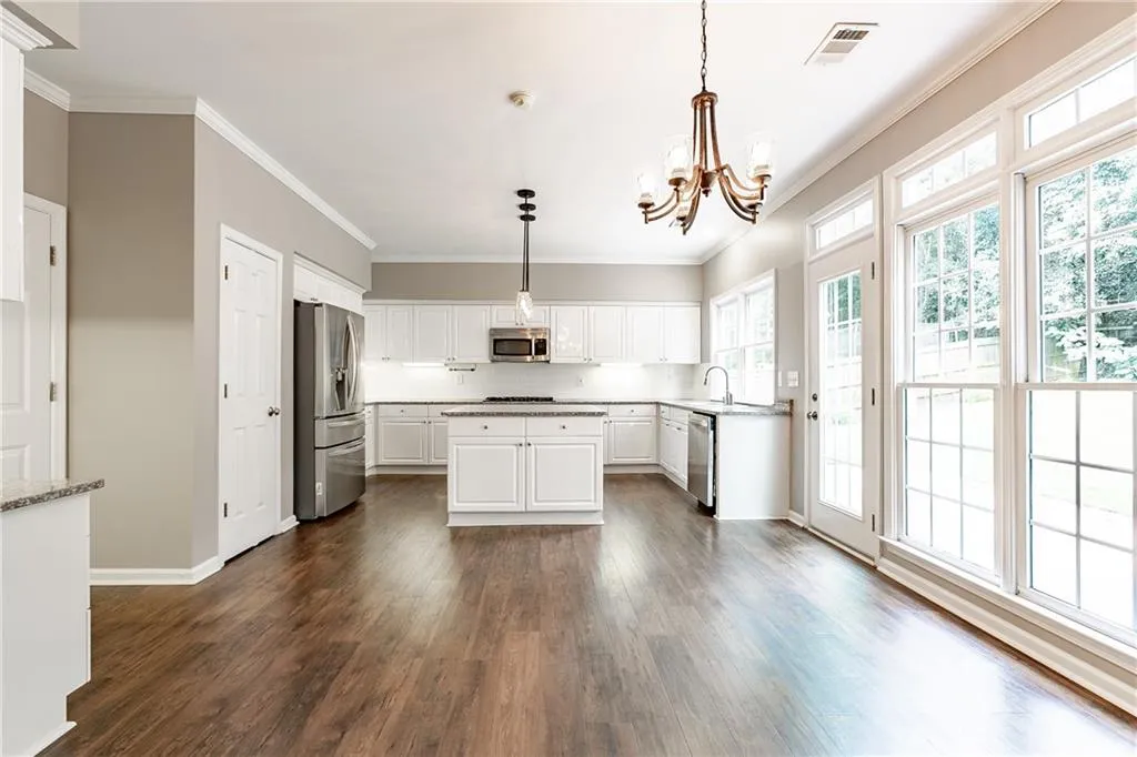 135 Smithdun Lane, Sandy Springs, Georgia 30350, 4 Bedrooms Bedrooms, ,2 BathroomsBathrooms,Residential,Sold,135 Smithdun Lane,6888714