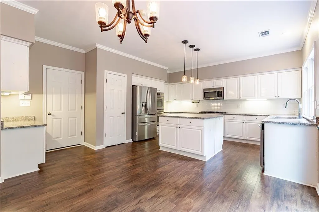 135 Smithdun Lane, Sandy Springs, Georgia 30350, 4 Bedrooms Bedrooms, ,2 BathroomsBathrooms,Residential,Sold,135 Smithdun Lane,6888714