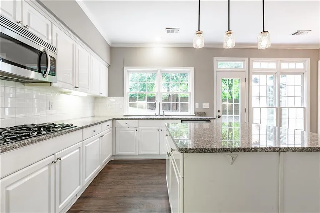 135 Smithdun Lane, Sandy Springs, Georgia 30350, 4 Bedrooms Bedrooms, ,2 BathroomsBathrooms,Residential,Sold,135 Smithdun Lane,6888714