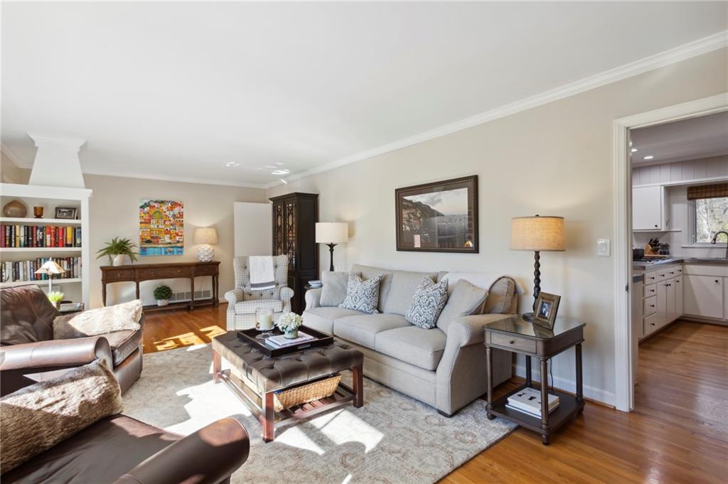 500 Forest Hills Drive, Sandy Springs, Georgia 30342, 3 Bedrooms Bedrooms, ,3 BathroomsBathrooms,Residential,Sold,500 Forest Hills Drive,7326372