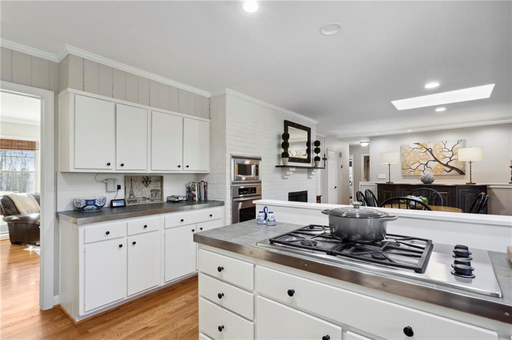 500 Forest Hills Drive, Sandy Springs, Georgia 30342, 3 Bedrooms Bedrooms, ,3 BathroomsBathrooms,Residential,Sold,500 Forest Hills Drive,7326372