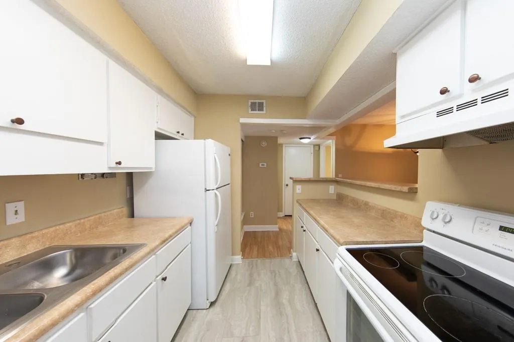 1211 Wingate Way, Sandy Springs, Georgia 30350, 1 Bedroom Bedrooms, ,1 BathroomBathrooms,Residential,Sold,1211 Wingate Way,6847953