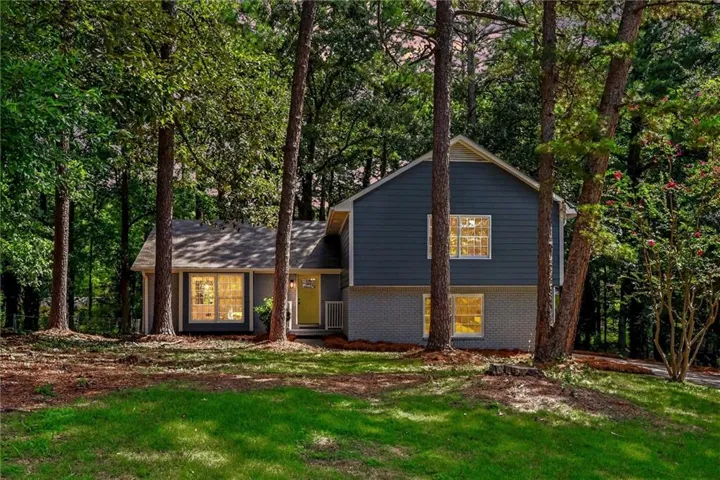 1915 Lisa Lane, Riverdale, Georgia 30296