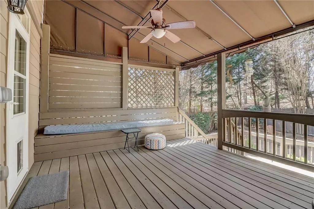 Deck featuring ceiling fan