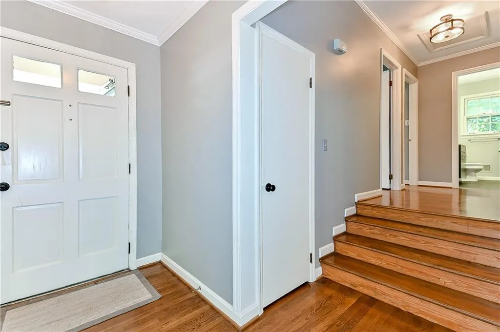 550 High Point Lane, Sandy Springs, Georgia 30342, 4 Bedrooms Bedrooms, ,3 BathroomsBathrooms,Residential,Sold,550 High Point Lane,6632941