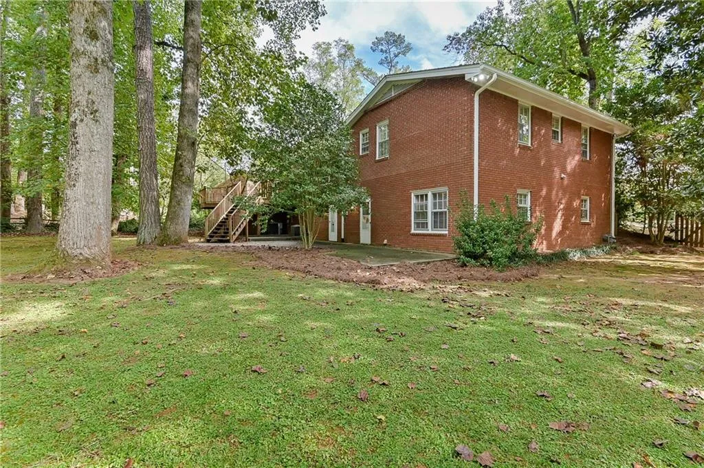 550 High Point Lane, Sandy Springs, Georgia 30342, 4 Bedrooms Bedrooms, ,3 BathroomsBathrooms,Residential,Sold,550 High Point Lane,6632941