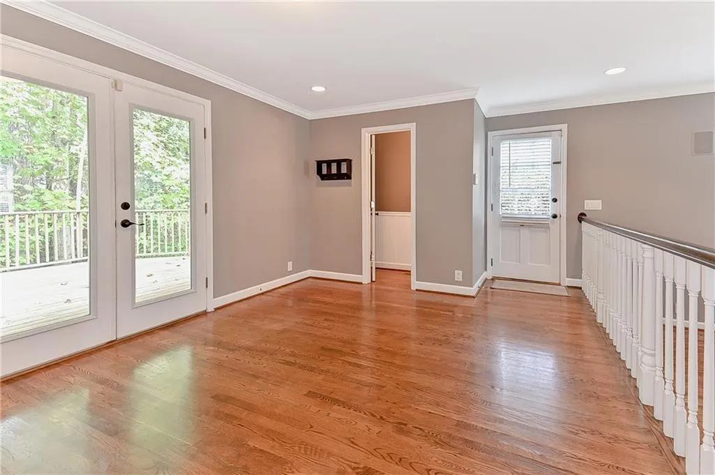 550 High Point Lane, Sandy Springs, Georgia 30342, 4 Bedrooms Bedrooms, ,3 BathroomsBathrooms,Residential,Sold,550 High Point Lane,6632941