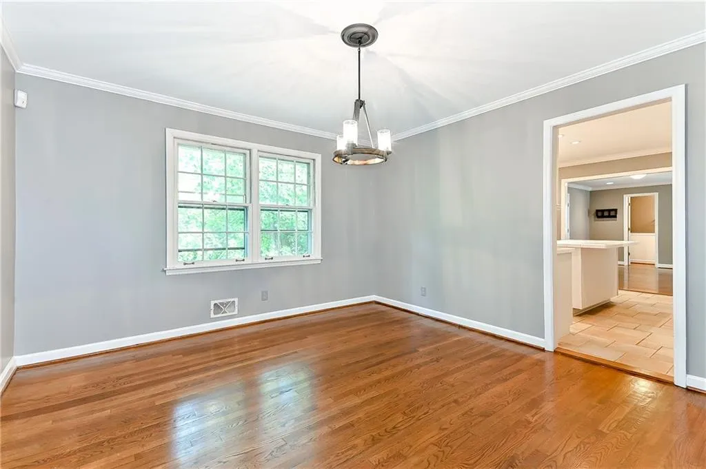 550 High Point Lane, Sandy Springs, Georgia 30342, 4 Bedrooms Bedrooms, ,3 BathroomsBathrooms,Residential,Sold,550 High Point Lane,6632941