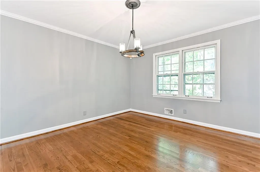 550 High Point Lane, Sandy Springs, Georgia 30342, 4 Bedrooms Bedrooms, ,3 BathroomsBathrooms,Residential,Sold,550 High Point Lane,6632941