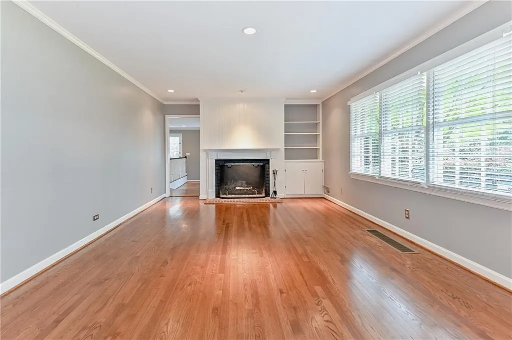 550 High Point Lane, Sandy Springs, Georgia 30342, 4 Bedrooms Bedrooms, ,3 BathroomsBathrooms,Residential,Sold,550 High Point Lane,6632941