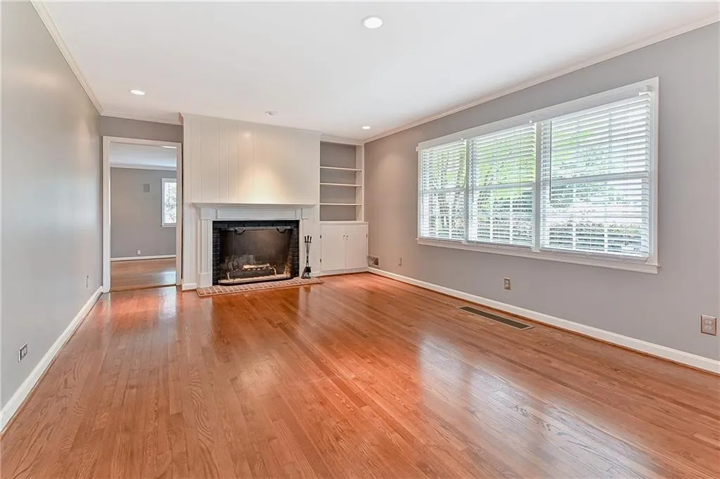 550 High Point Lane, Sandy Springs, Georgia 30342, 4 Bedrooms Bedrooms, ,3 BathroomsBathrooms,Residential,Sold,550 High Point Lane,6632941