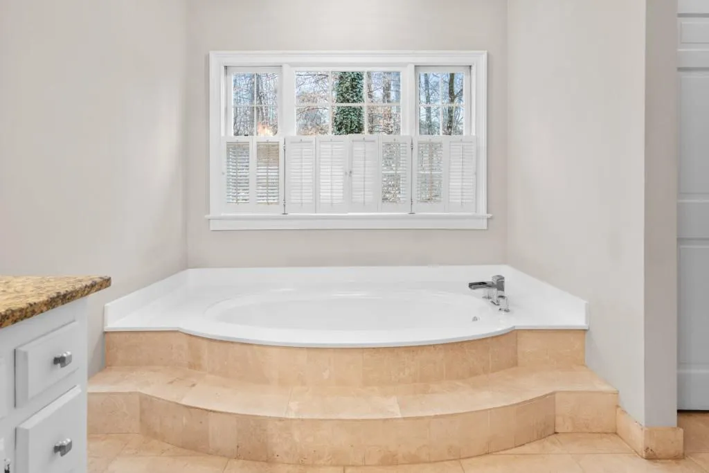 1510 Misty Oaks Drive, Sandy Springs, Georgia 30350, 5 Bedrooms Bedrooms, ,4 BathroomsBathrooms,Residential,Sold,1510 Misty Oaks Drive,7162969