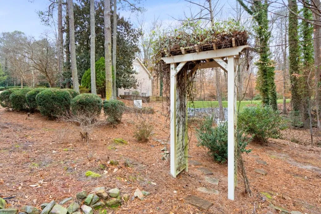 1510 Misty Oaks Drive, Sandy Springs, Georgia 30350, 5 Bedrooms Bedrooms, ,4 BathroomsBathrooms,Residential,Sold,1510 Misty Oaks Drive,7162969