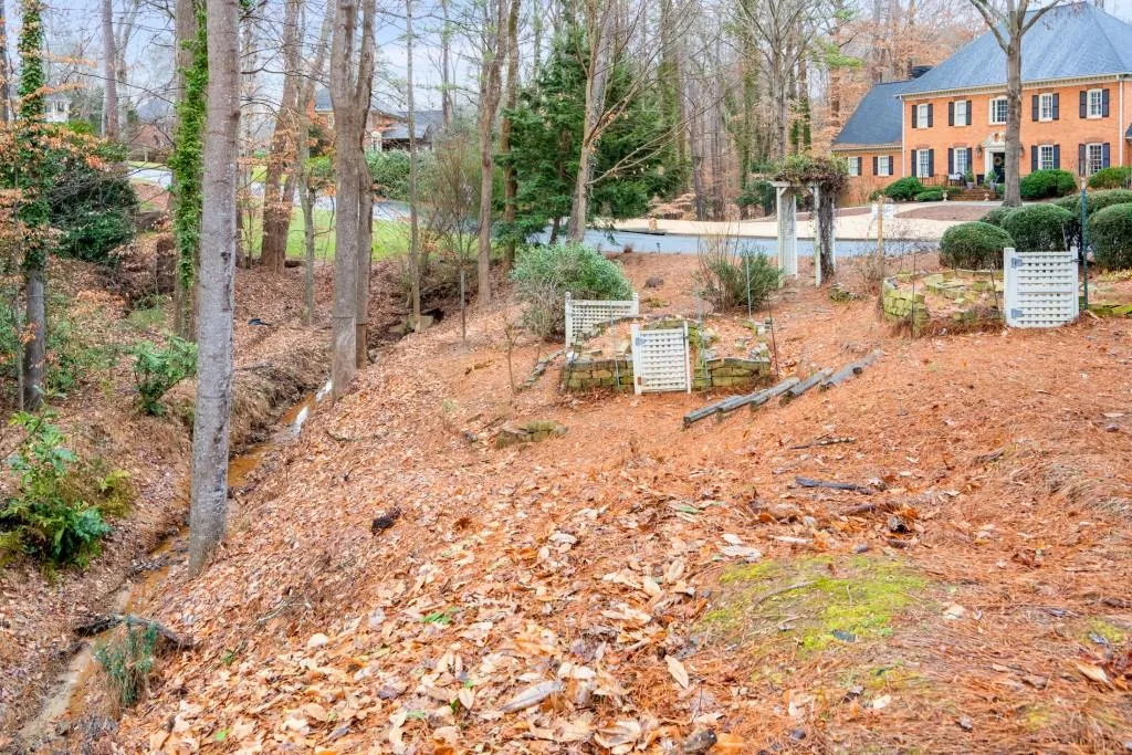 1510 Misty Oaks Drive, Sandy Springs, Georgia 30350, 5 Bedrooms Bedrooms, ,4 BathroomsBathrooms,Residential,Sold,1510 Misty Oaks Drive,7162969