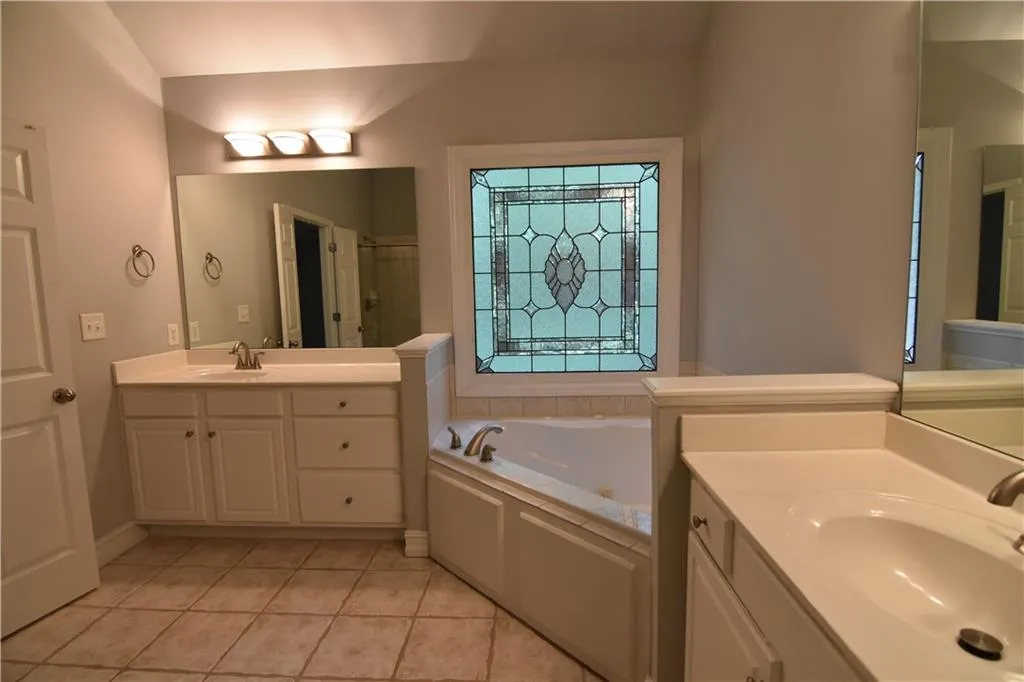 7261 Village Creek Trace, Atlanta, Georgia 30328, 4 Bedrooms Bedrooms, ,3 BathroomsBathrooms,Residential,Sold,7261 Village Creek Trace,6892791