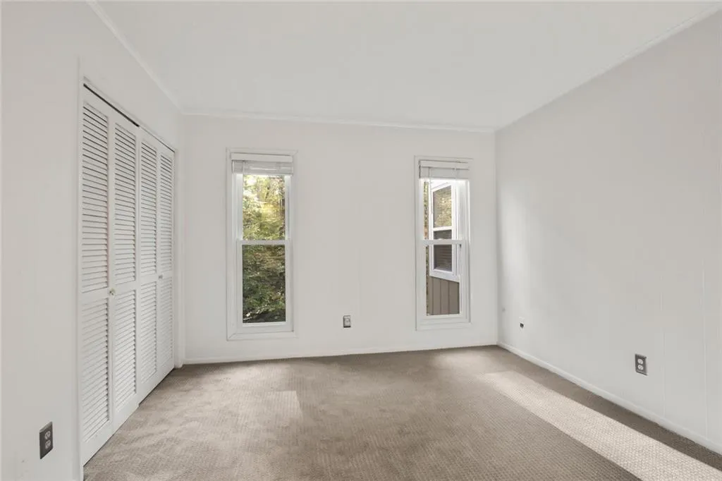 5145 Roswell Road Unit 4, Atlanta, Georgia 30342, 2 Bedrooms Bedrooms, ,1 BathroomBathrooms,Residential,Sold,5145 Roswell Road Unit 4,6972870