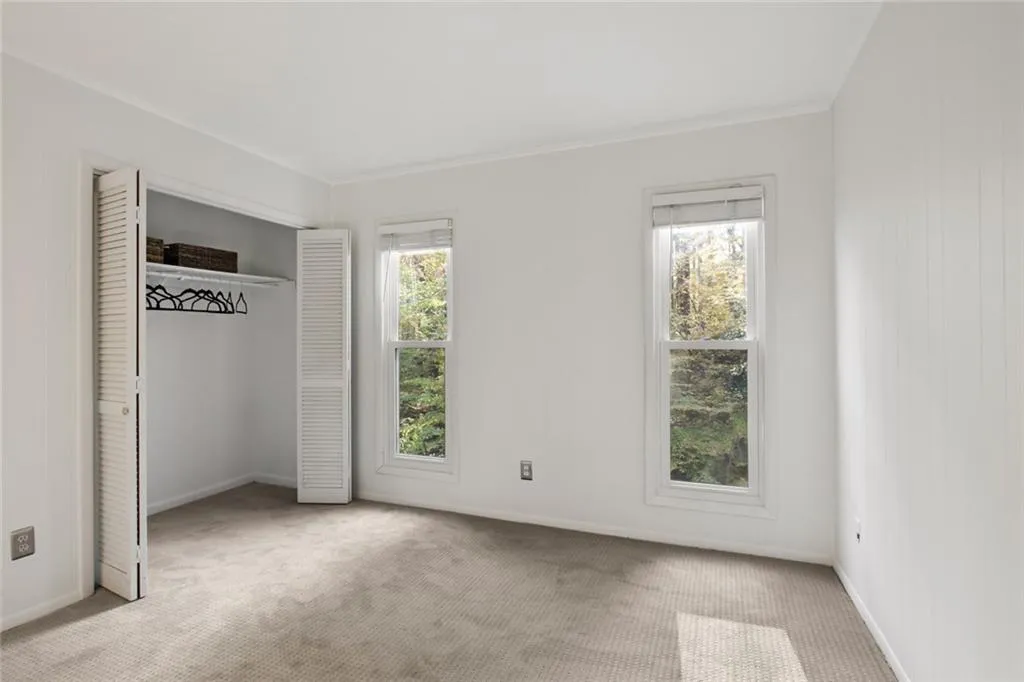 5145 Roswell Road Unit 4, Atlanta, Georgia 30342, 2 Bedrooms Bedrooms, ,1 BathroomBathrooms,Residential,Sold,5145 Roswell Road Unit 4,6972870