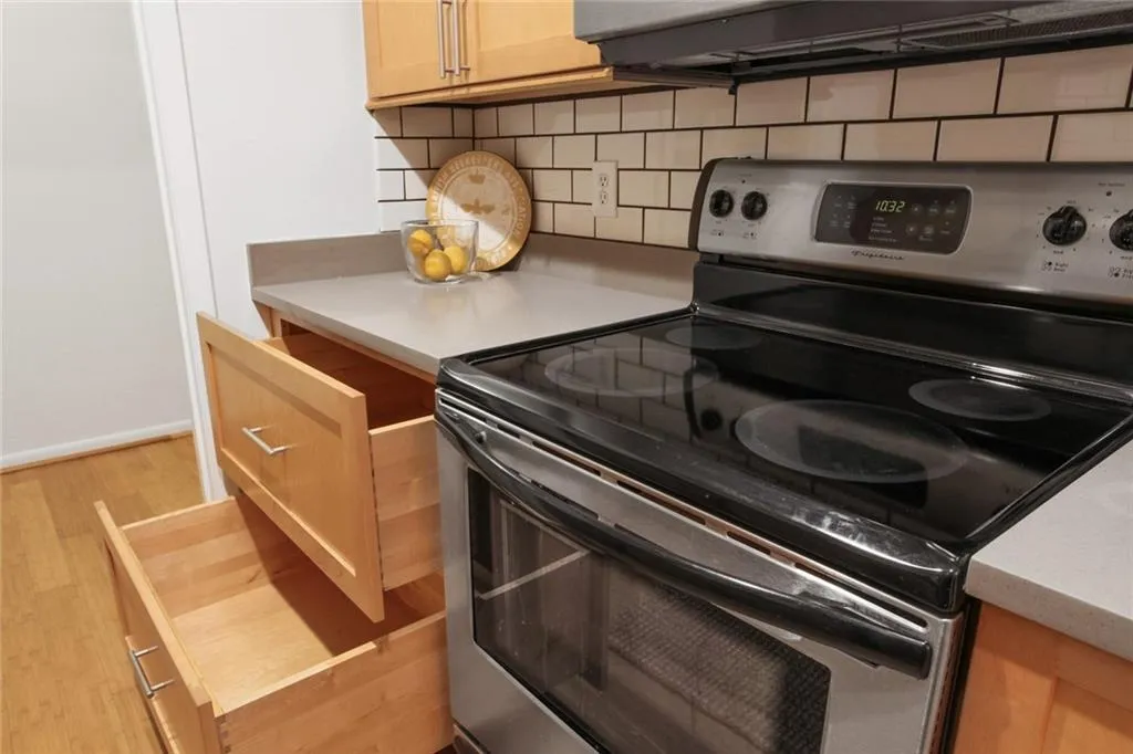 5145 Roswell Road Unit 4, Atlanta, Georgia 30342, 2 Bedrooms Bedrooms, ,1 BathroomBathrooms,Residential,Sold,5145 Roswell Road Unit 4,6972870