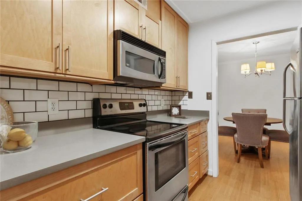5145 Roswell Road Unit 4, Atlanta, Georgia 30342, 2 Bedrooms Bedrooms, ,1 BathroomBathrooms,Residential,Sold,5145 Roswell Road Unit 4,6972870