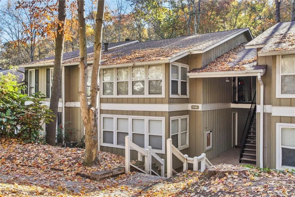 5145 Roswell Road Unit 4, Atlanta, Georgia 30342, 2 Bedrooms Bedrooms, ,1 BathroomBathrooms,Residential,Sold,5145 Roswell Road Unit 4,6972870