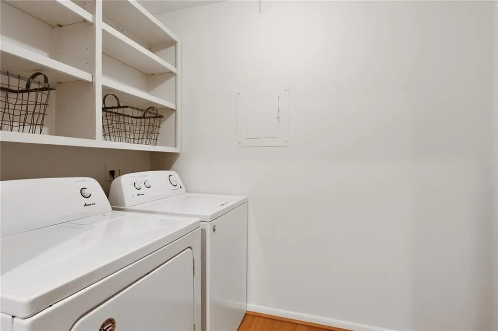 5145 Roswell Road Unit 4, Atlanta, Georgia 30342, 2 Bedrooms Bedrooms, ,1 BathroomBathrooms,Residential,Sold,5145 Roswell Road Unit 4,6972870