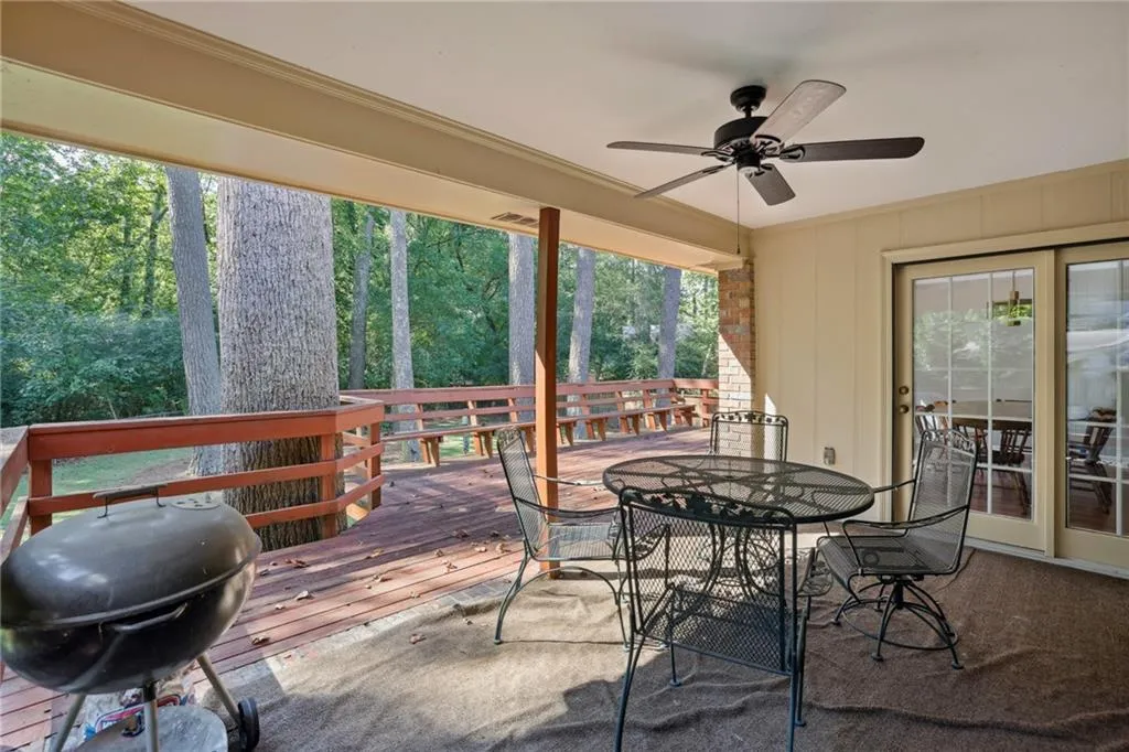 760 Crest Valley Drive, Atlanta, Georgia 30327, 4 Bedrooms Bedrooms, ,3 BathroomsBathrooms,Residential,Sold,760 Crest Valley Drive,7255223