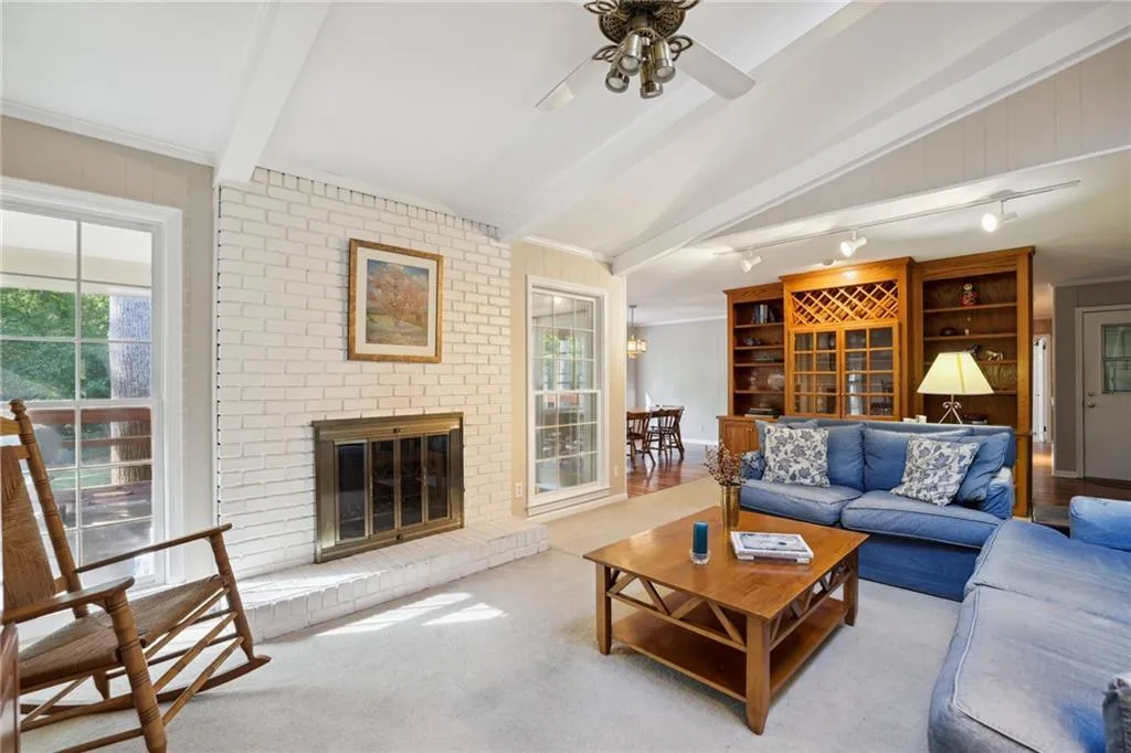 760 Crest Valley Drive, Atlanta, Georgia 30327, 4 Bedrooms Bedrooms, ,3 BathroomsBathrooms,Residential,Sold,760 Crest Valley Drive,7255223