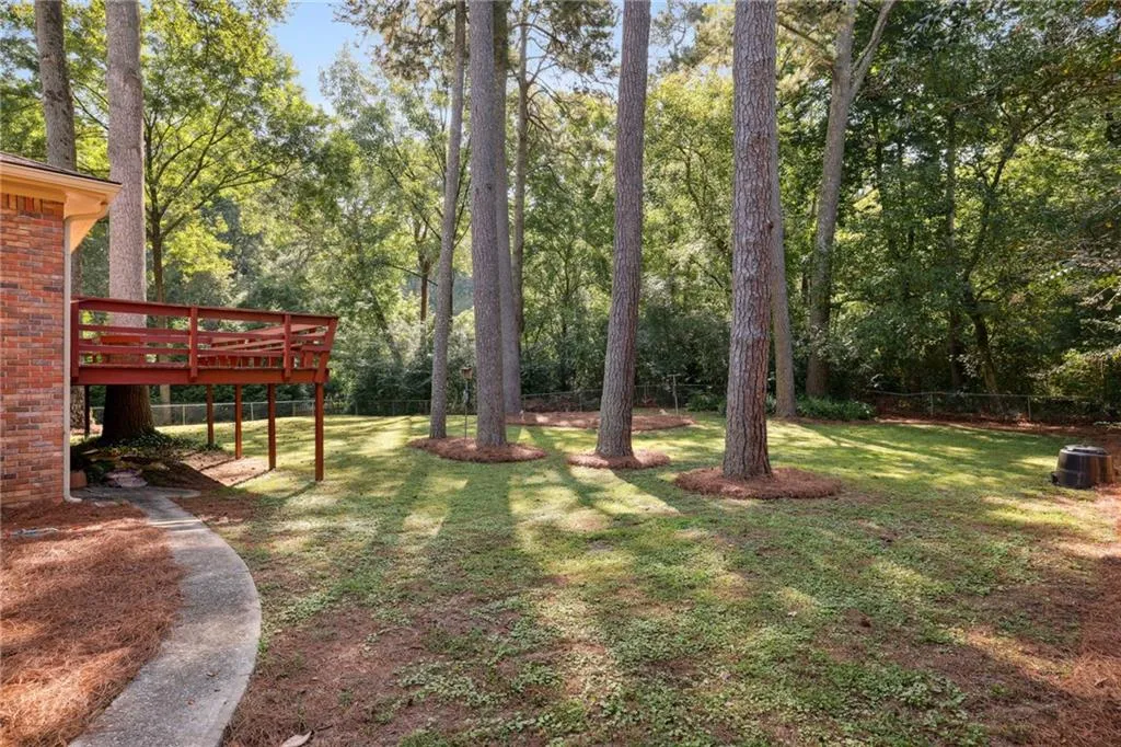 760 Crest Valley Drive, Atlanta, Georgia 30327, 4 Bedrooms Bedrooms, ,3 BathroomsBathrooms,Residential,Sold,760 Crest Valley Drive,7255223