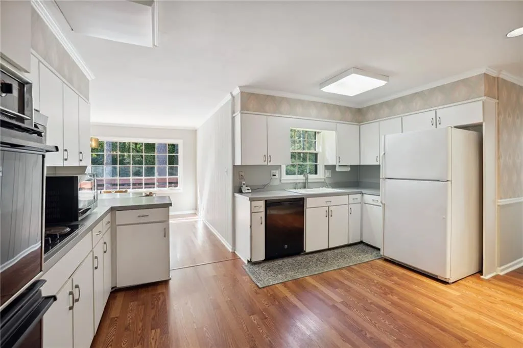 760 Crest Valley Drive, Atlanta, Georgia 30327, 4 Bedrooms Bedrooms, ,3 BathroomsBathrooms,Residential,Sold,760 Crest Valley Drive,7255223